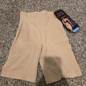 NWT Maidenform Seamless Thigh Slimmer Shapewear Nude L